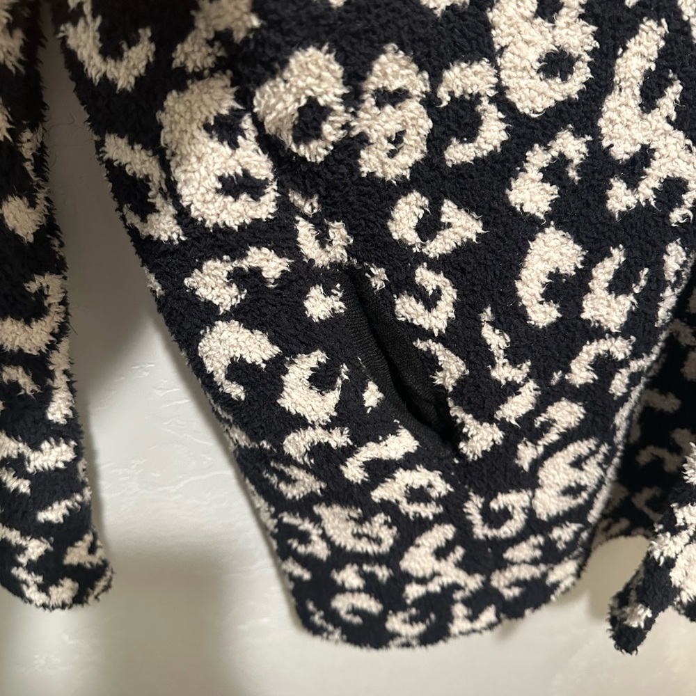 UGG Black and White Animal Print Cardigan - Picture 10 of 12